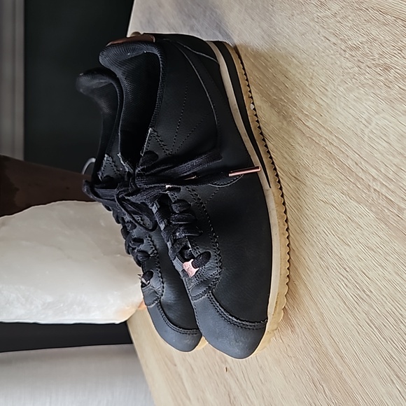 Nike Classic Cortez 72 Leather Sneakers - Picture 5 of 9